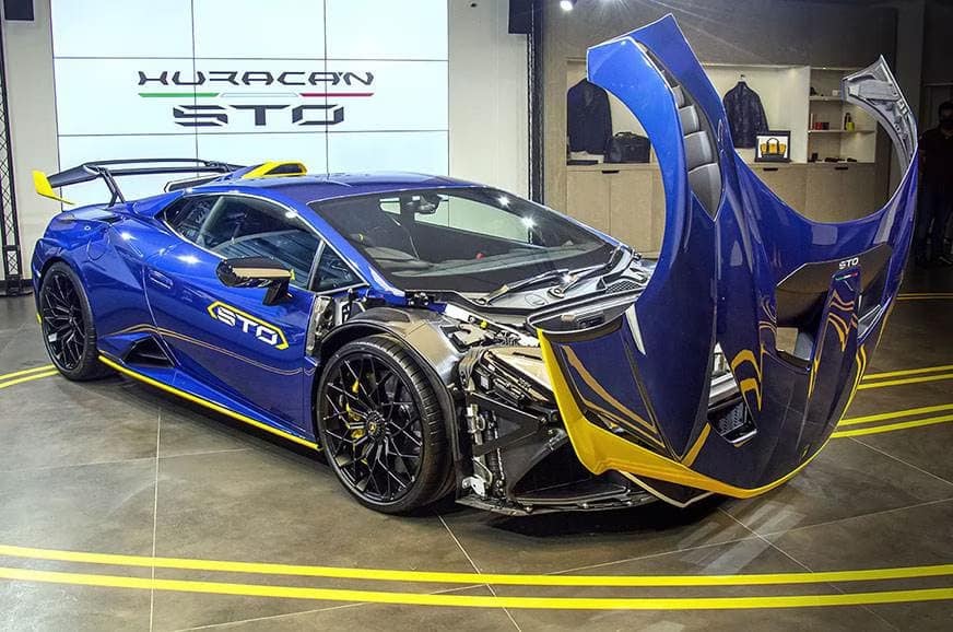 Lamborghini Huracan STO 1:1 Dry Carbon Conversion Kit